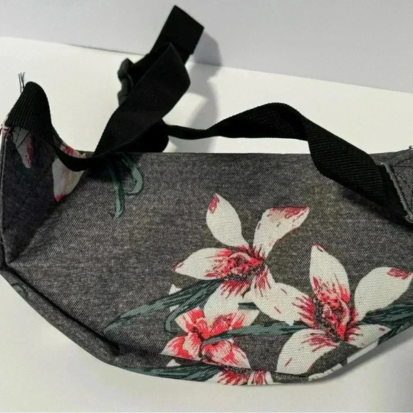 Roxy Waist Pack Fanny Pack Gray Floral Adjustable - Picture 2 of 9